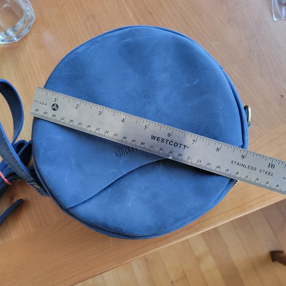 Portland Leather large Circle Crossbody bag